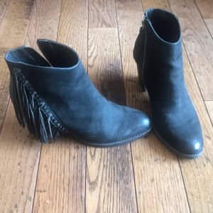 Black booties w fringe on the side